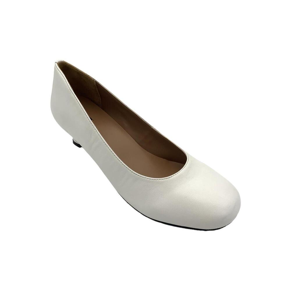 ARRAY Women's Flatter Heel White - Medium